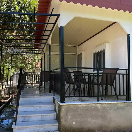 Garden House-σταυρός-milies